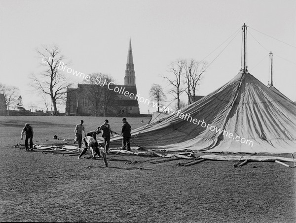 CIRCUS ERECTING 'BIG TOP'